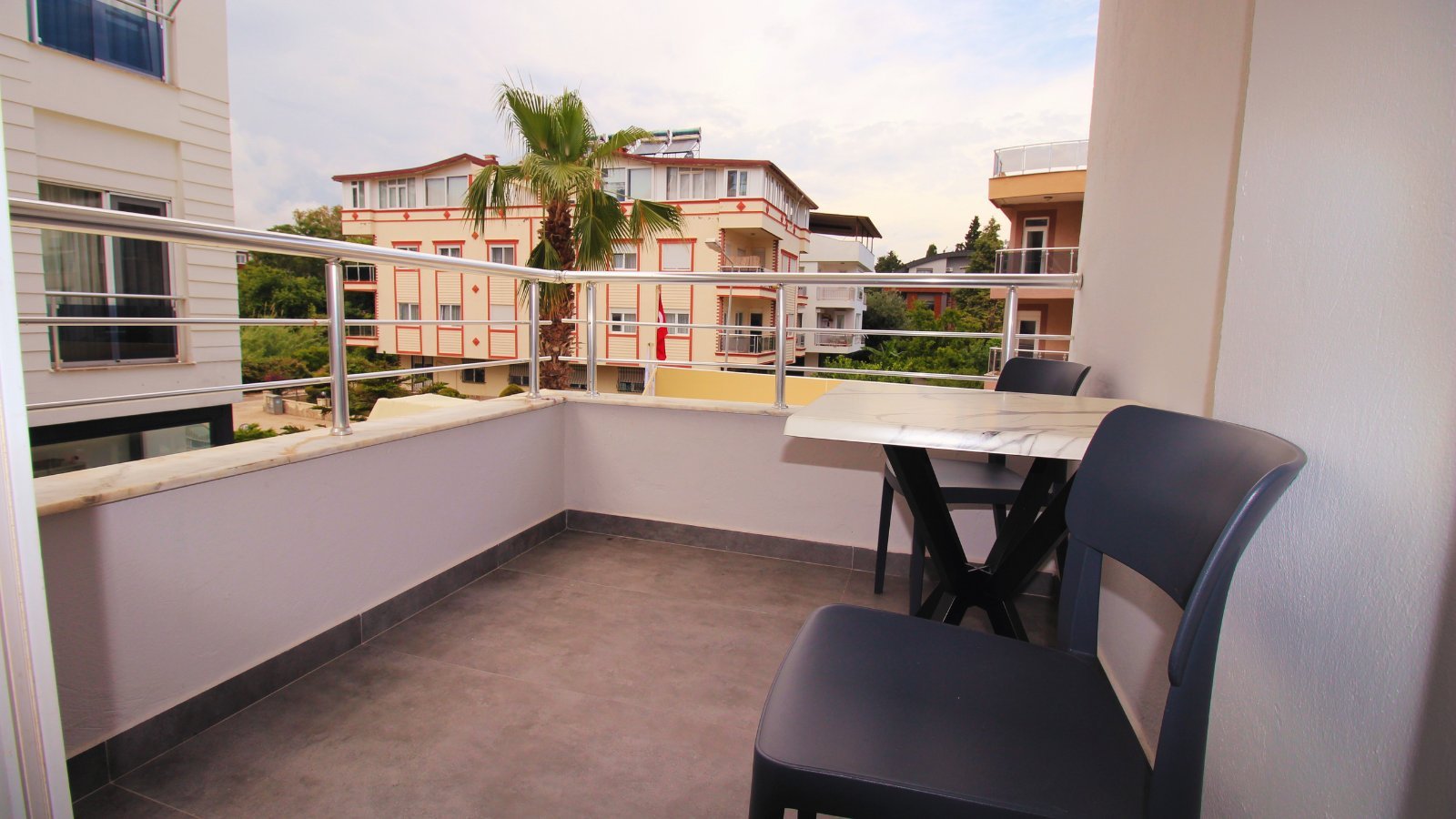 Altınay Hotel oda balkonu manzarası