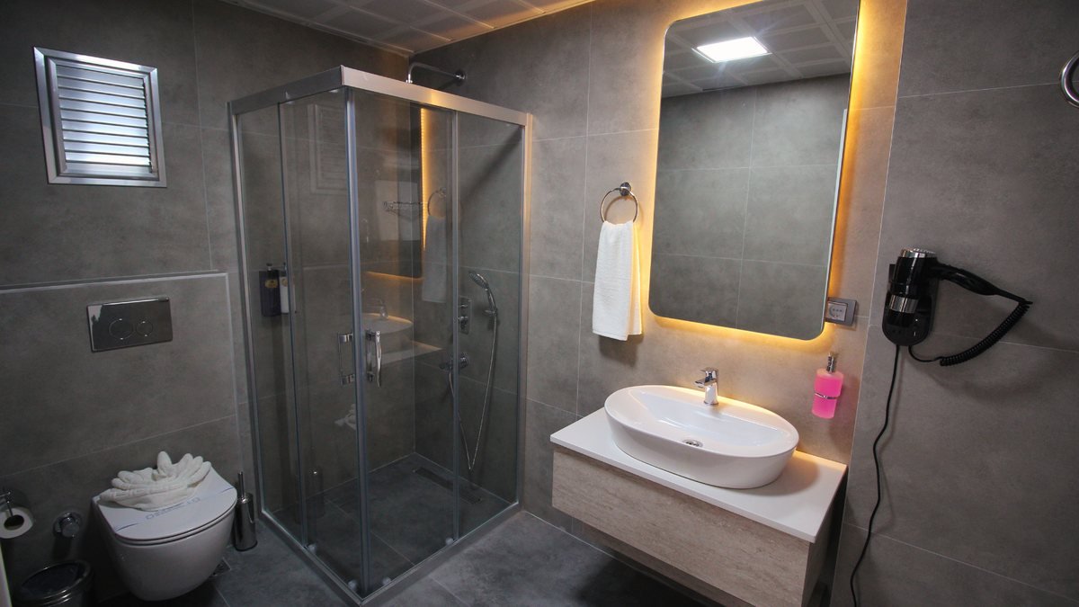 Altınay Hotel modern banyo ve duş