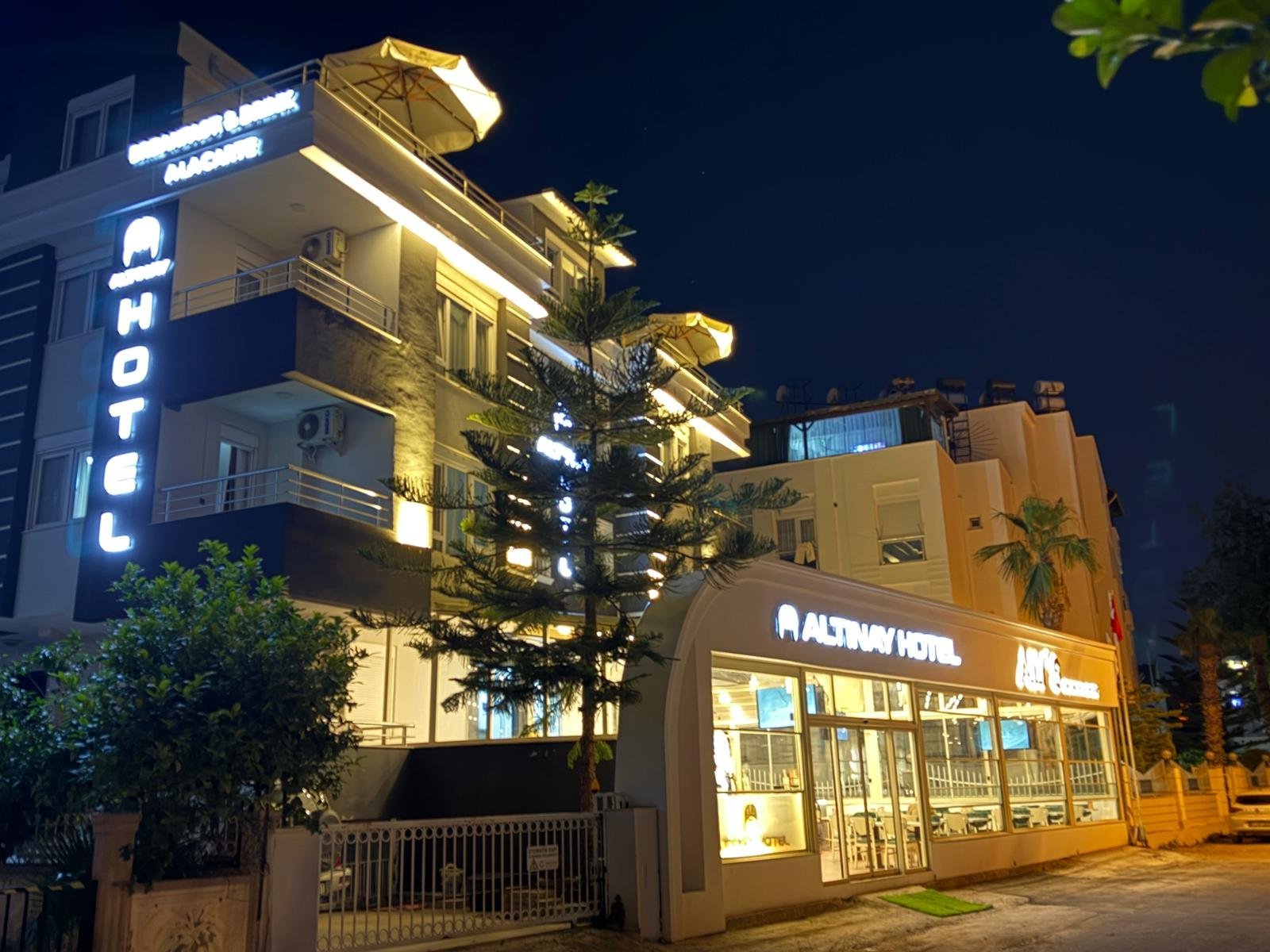 Altınay Hotel Antalya gece dış cephe aydınlatması
