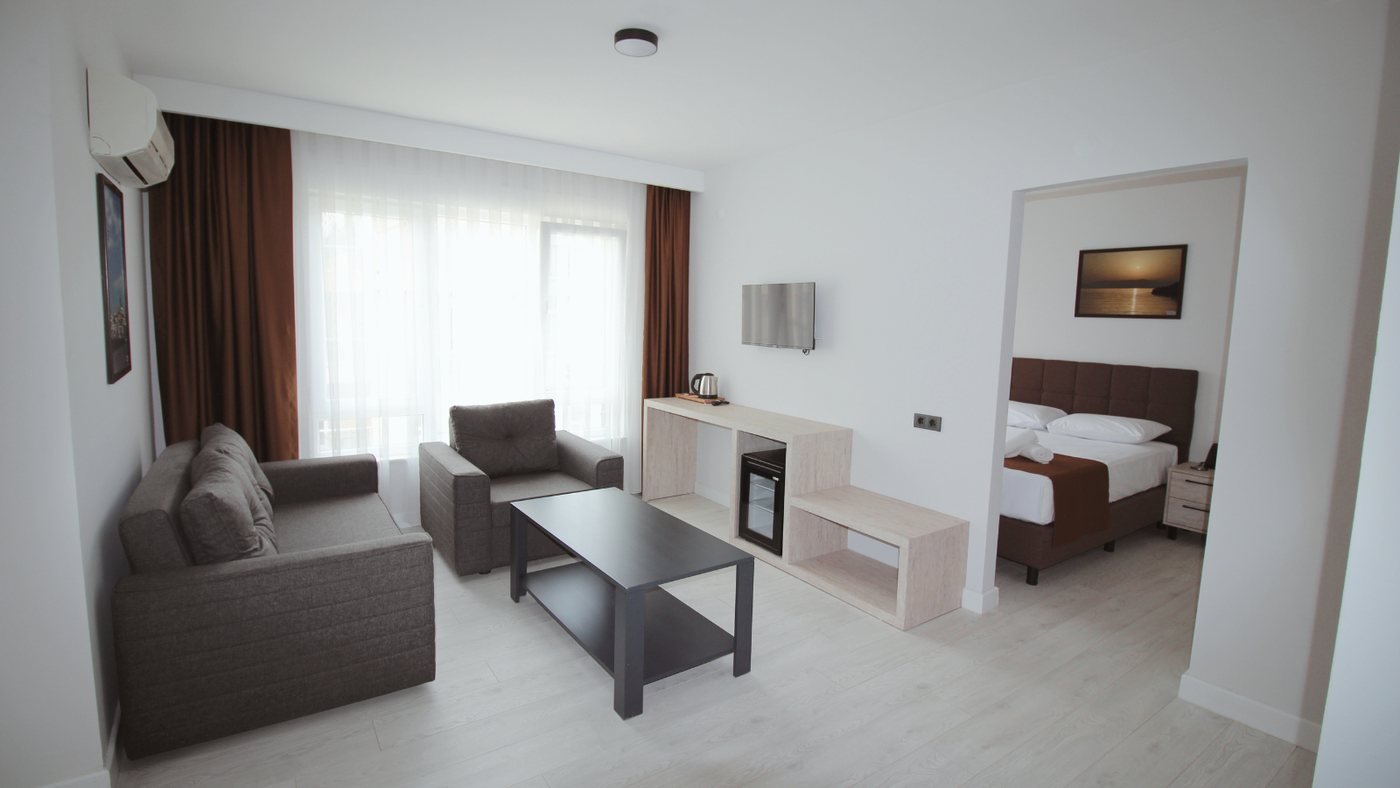 Altınay Hotel suit oda oturma